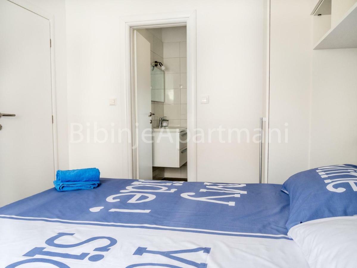 Ana I Ljubo Apartment Sukosan Exterior photo